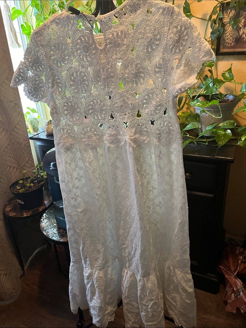 Zara White Lace Maxi Dress with Embroidered Bodice - Picture 9 of 9